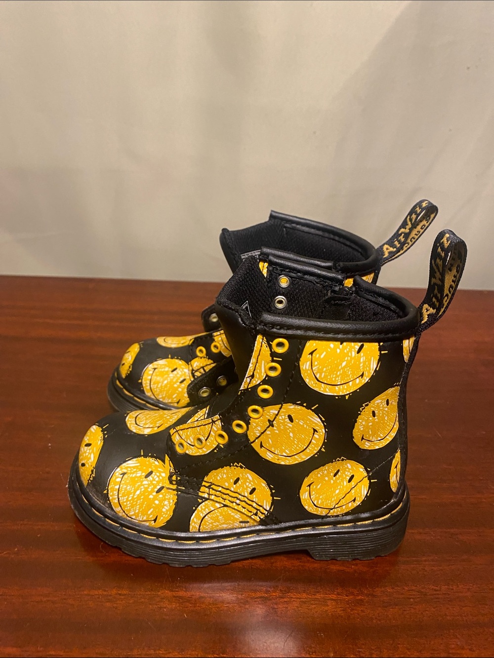 Dr. Martens 1460 x Smiley T 8-Eye Black  Combat Ankle Boots Size 7